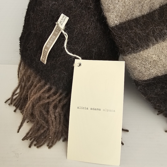 Alicia Adams Alpaca Canyon Throw Blanket - Picture 10 of 14